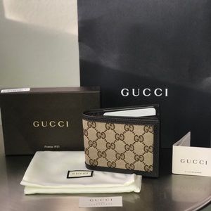 NEW! Gucci Mens Canvas Wallet!